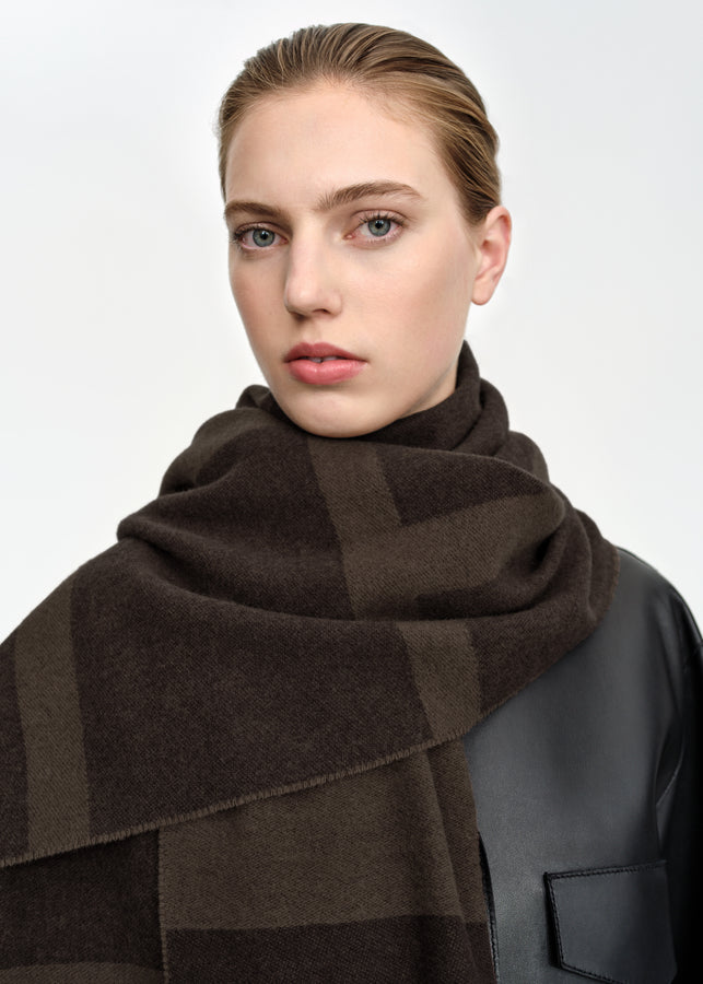 Monogram jacquard wool scarf dark grey mélange – Totême